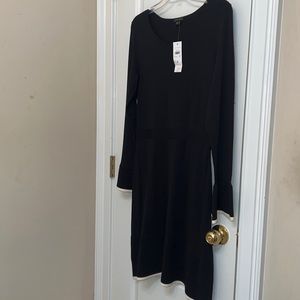 Ann Taylor NWT bell sleeve dress. Soft material. Size small. Color, black.